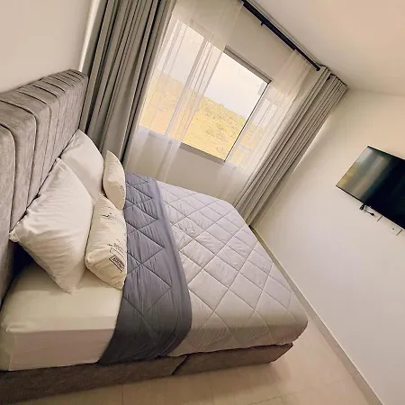 Apartamento Amplio Con Piscina En Serena Del Mar *