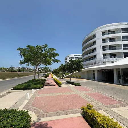 Amplio Con Piscina En Serena Del Mar Cartagena